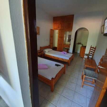 Dionisos Studios And Apts Skiathos Кукунаріес Екстер'єр фото
