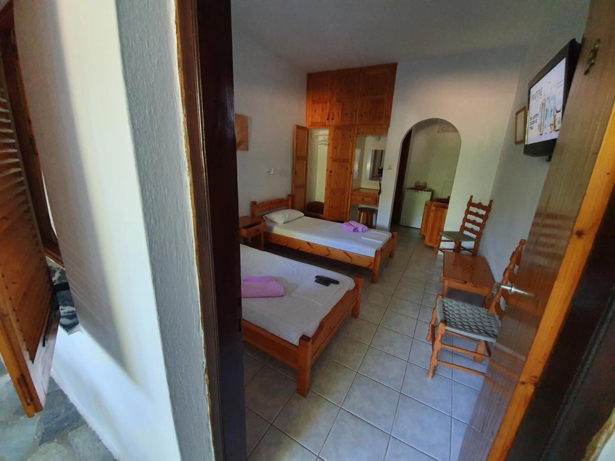 Dionisos Studios And Apts Skiathos Кукунаріес Екстер'єр фото