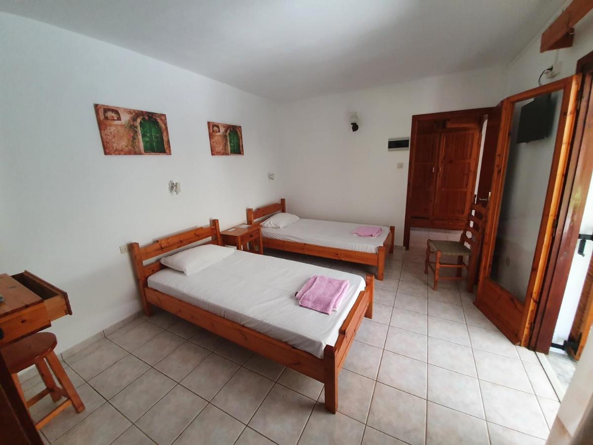 Dionisos Studios And Apts Skiathos Кукунаріес Екстер'єр фото