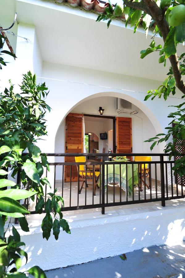 Dionisos Studios And Apts Skiathos Кукунаріес Екстер'єр фото